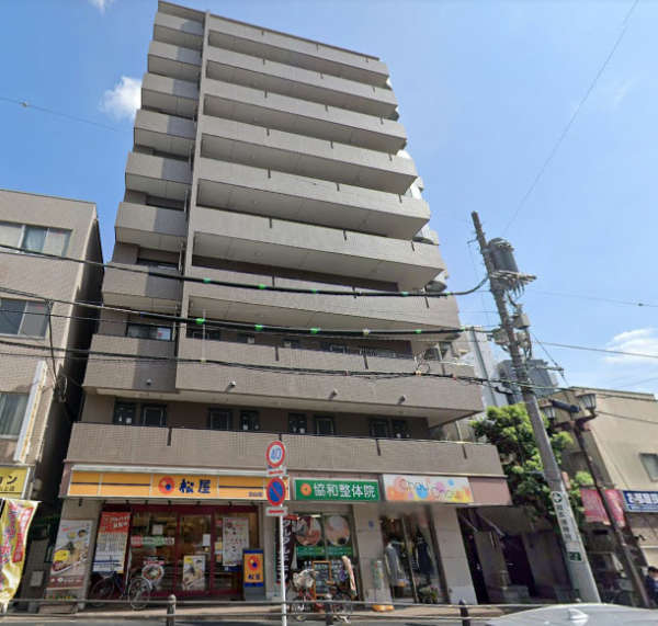 リーラ白山外観２｜国道１７号と神田白山線の交差する角地にあります。白山駅徒歩２分、本駒込駅徒歩4分のアクセスの良い立地です。周辺にはスーパー、飲食店など商店が複数あり便利です。