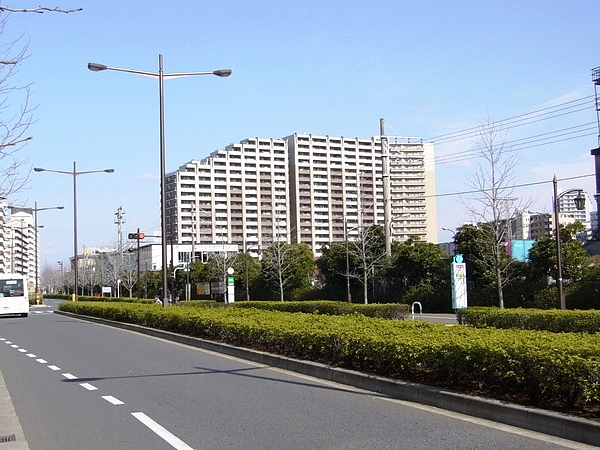 トキアス外観0｜トキアスは平成17年築、20階建てのタワーマンションです。都立汐入公園近くの自然に恵まれた立地です。