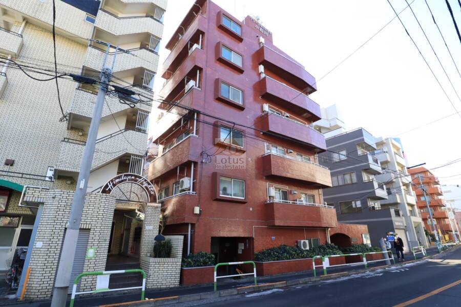 グリーンキャピタル小石川外観1｜グリーンキャピタル小石川は昭和５４年築、７階建のマンションです。斜向かいに文京区立金富小学校があります。飯田橋駅、江戸川橋駅、後楽園駅などが徒歩圏内です。