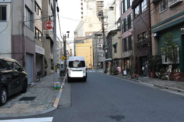 サンスターレ浅草橋アプローチ6｜北上します。この辺りはごちゃごちゃしてないすっきりした道です。