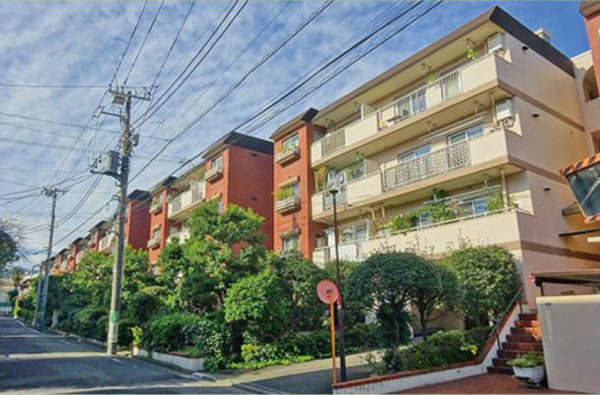 上原グリーンマンション外観１｜上原グリーンマンションは昭和５５年築、４階建てのマンションです。エレベーターはありません。