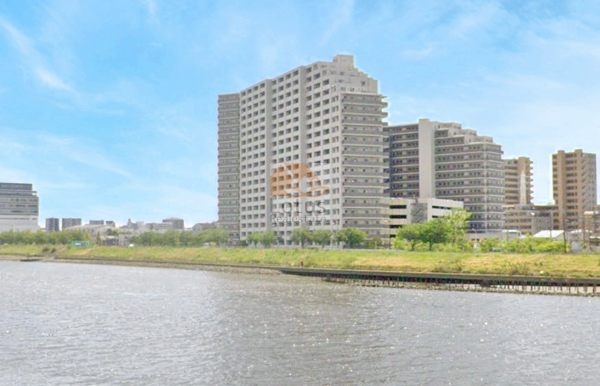ザ・パークハウス青砥外観３｜ザパークハウス青砥は中川に面したリバーサイドマンションです。
