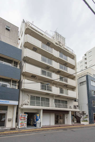 ハイム秋葉原外観１｜ハイム秋葉原は昭和５４年築の８階建てです。秋葉原駅、御徒町駅、新御徒町駅、仲御徒町駅、浅草橋駅など複数駅・路線が利用できるアクセスの良い立地です。