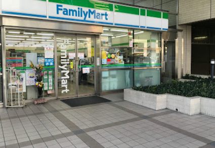 ファミリーマート 芝二丁目店｜徒歩1分に「ファミリーマート 芝二丁目店」があります。