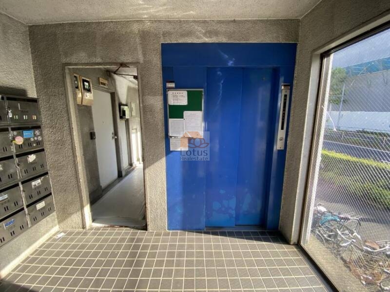 ダイアパレス方南町共用部３｜エレベーターあります。
