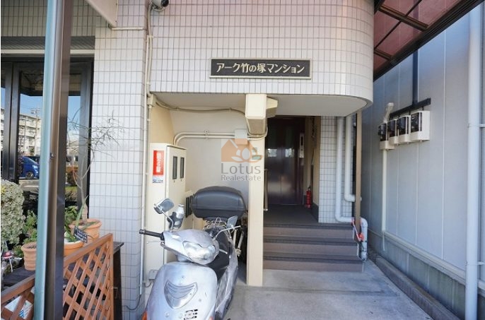 アーク竹の塚マンションエントランス１｜管理体制は良好です。