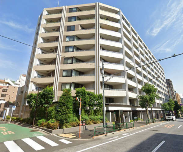 マジェスティハウス新宿御苑パークナード外観４｜マジェスティハウス新宿御苑パークナードは平成26年築の10階建てです。外苑西通りに面しています。信濃町駅、千駄ヶ谷駅、国立競技場駅、四谷三丁目駅が徒歩圏内です。