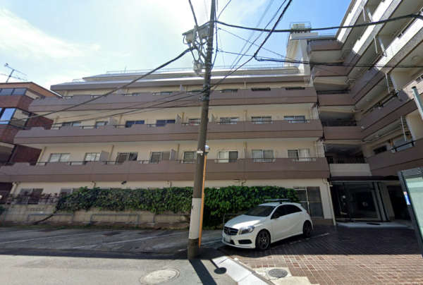 南青山コンド外観４｜南青山コンドは昭和４７年築、６階建のマンションです。
