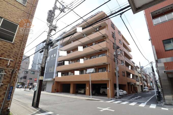 ダイアパレス三筋外観1｜ダイアパレス三筋は昭和60年築、8階建てのマンションです。
