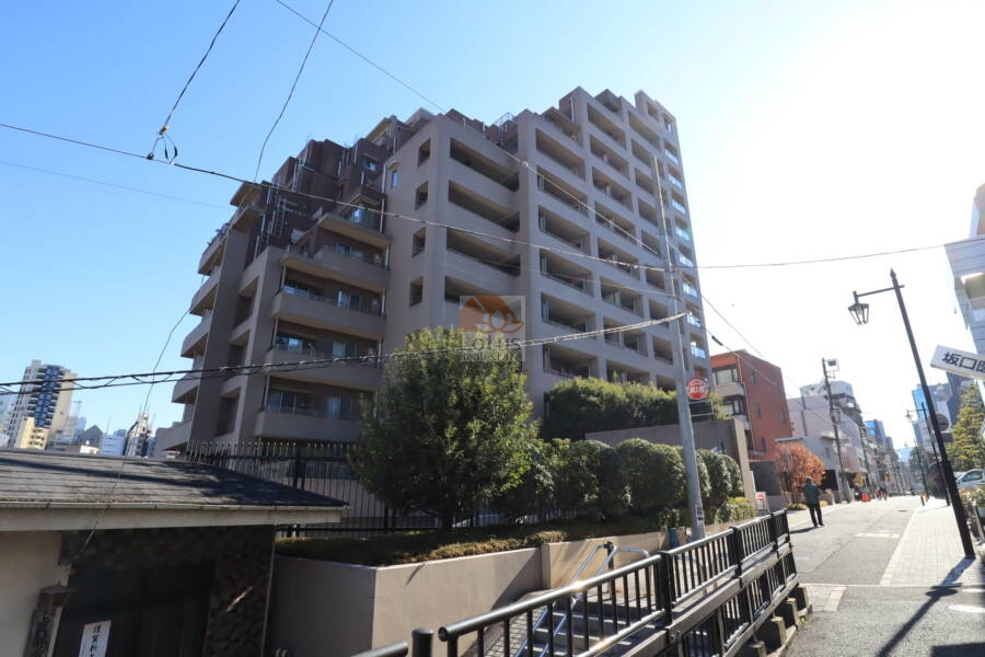 パークコート本郷真砂外観1｜パークコート本郷真砂は平成19年築、14階建のマンションです。
