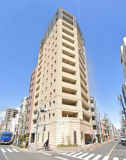 ヴェレーナ東京入谷Ⅲ外観１｜ヴェレーナ東京入谷３は平成２６年築の１７階建てです。国際通り沿いの角地に立地します。三ノ輪駅、入谷駅が徒歩圏内です。
