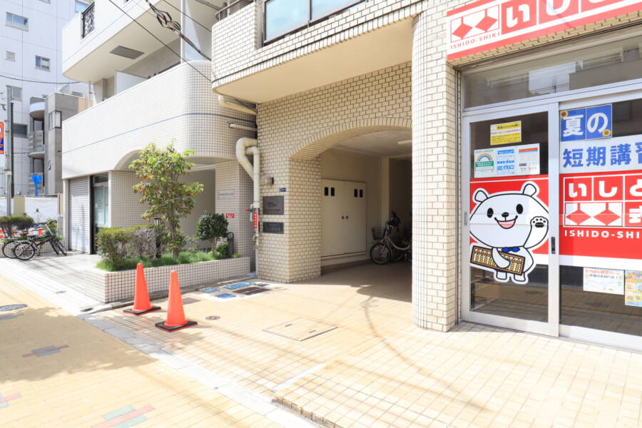 グリーンキャピタル錦糸町エントランス1｜蔵前橋通りに面した立地です。