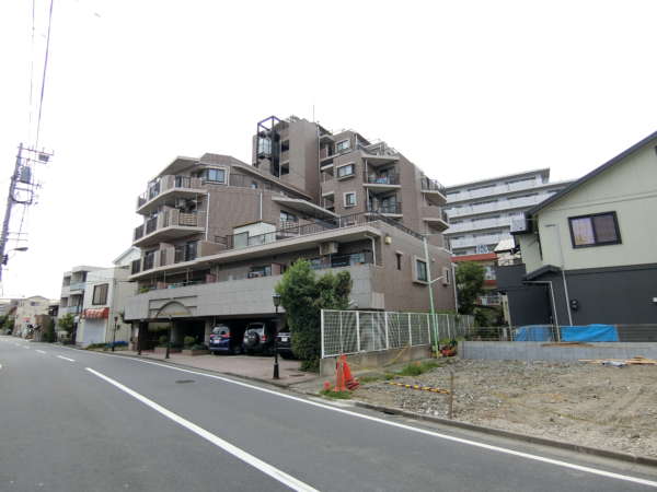 ライオンズマンション五反野駅前通り外観共用部7