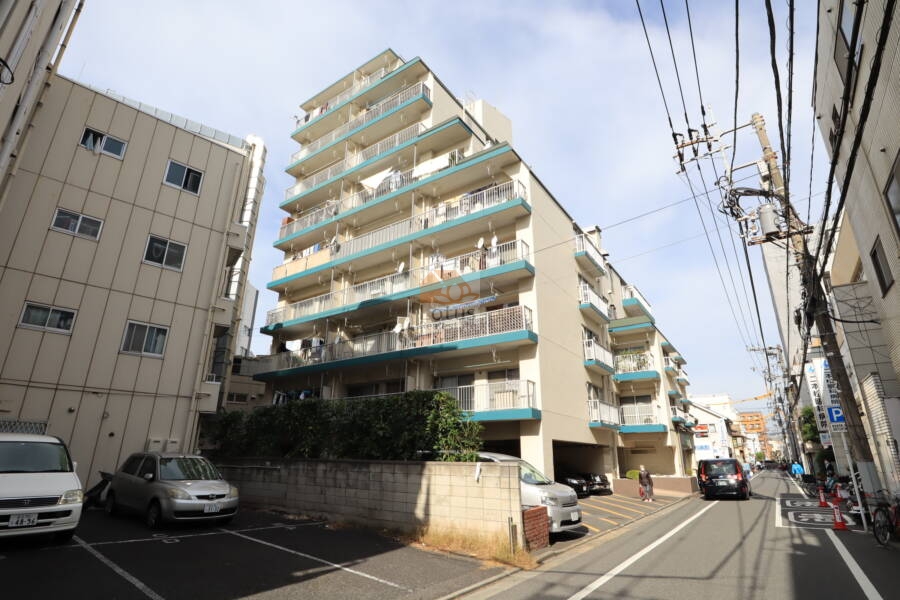 平井パークハイツ外観1｜平井パークハイツは昭和５０年築の９階建てです。