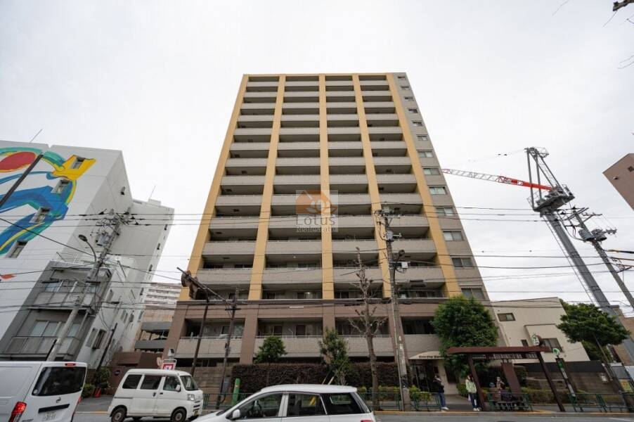 ライオンズステージ東向島外観３｜ライオンズステージ東向島は平成15年築、15階建て尾マンションです。