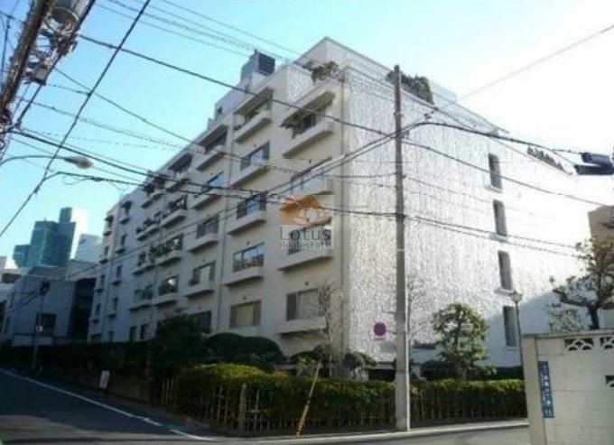 ヴィラ赤坂_外観｜ヴィラ赤坂は昭和45年築、7階建てのマンションです。