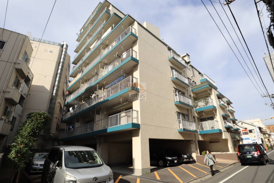 平井パークハイツ外観2｜平井駅に近くて便利な立地です。