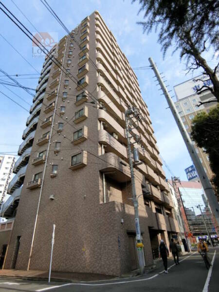ライオンズプラザ赤羽外観共用部2｜ライオンズプラザ赤羽は、平成9年築、14階建てのマンションです。