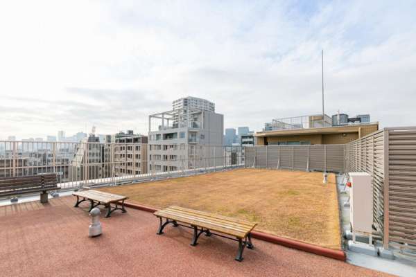 グラーサ東京イースト共用部１｜屋上庭園があります。