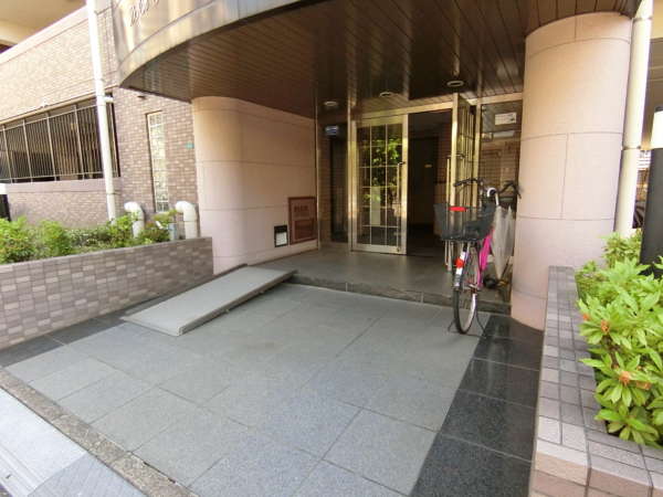 ダイアパレス西葛西外観共用部2｜エントランスアプローチです。