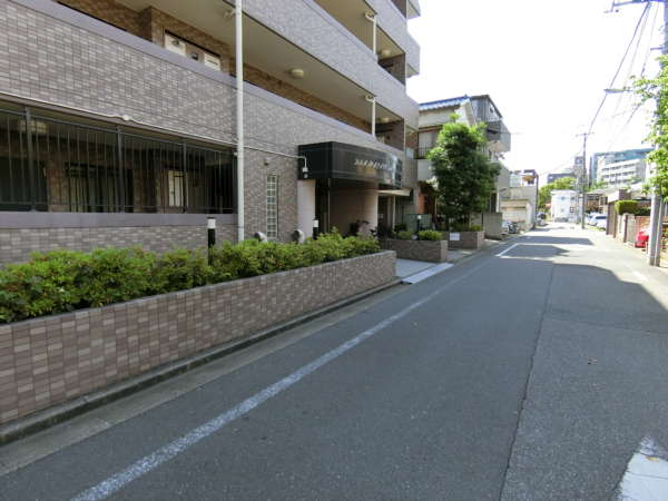 ダイアパレス西葛西アプローチ3｜ダイアパレス西葛西は平成８年築、６階建てのマンションです。