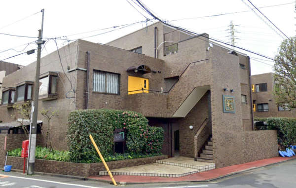 パークハイツ杉並外観１｜パークハイツ杉並は昭和５５年築の３階建てです。周辺は静かな住宅街です。