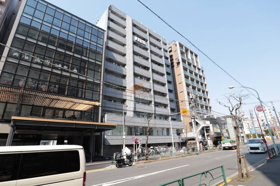 エルアルカサルフジ外観1｜エルアルカサルフジは昭和56年築、13階建のマンションです。最寄り駅はJR西日暮里駅です。ＪＲ日暮里駅も徒歩圏内です。