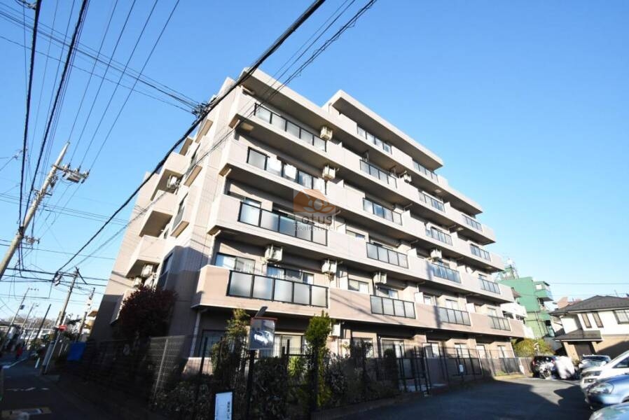 セレナハイム石神井公園弐番館外観１｜セレナハイム石神井公園弐番館は、平成9年築、6階建のマンションです。