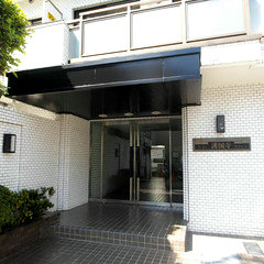 ワコー護国寺マンションエントランス１｜エントランスです。
