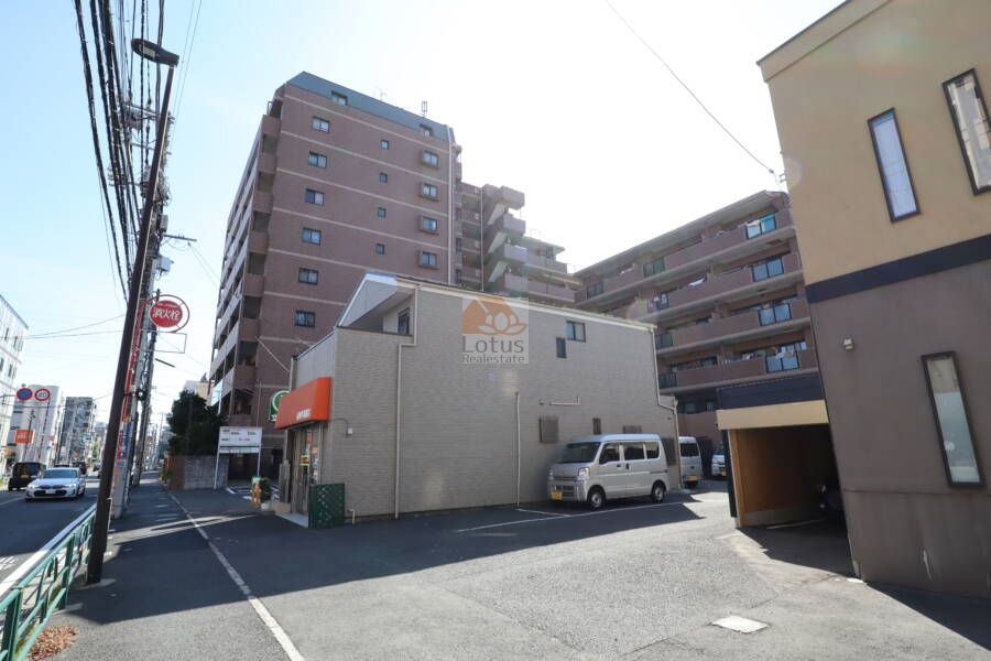 アルファグランデ南小岩外観2｜千葉街道に面しています。