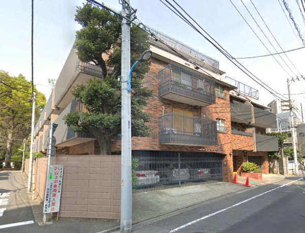 秀和内藤町レジデンス外観２｜秀和内藤町レジデンスは昭和５３年築の４階建てです。新宿御苑近くの閑静な住宅街にあります。