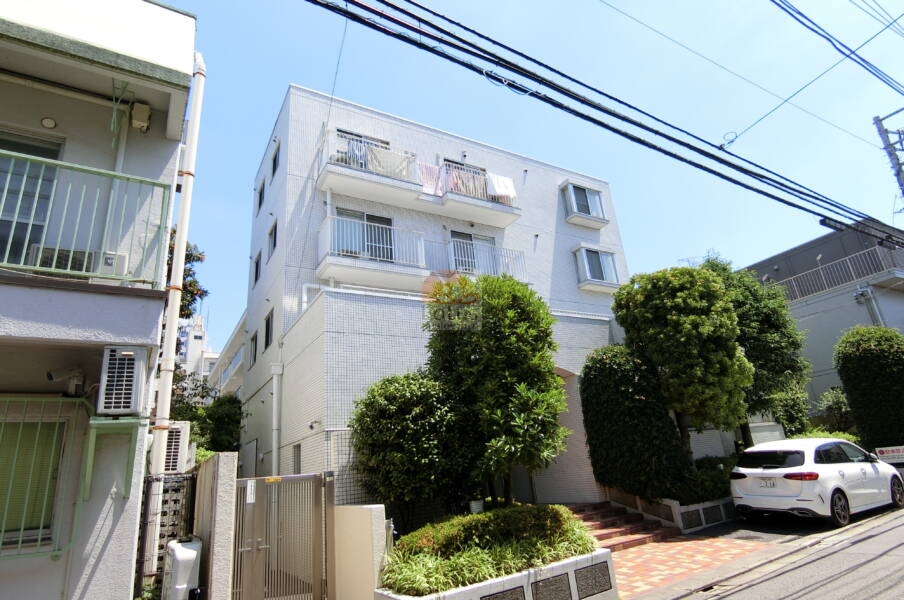 チュリス桜上水外観1｜チュリス桜上水は昭和６０年築、４階建てのマンションです。エレベーターはありません。桜上水駅からほど近く、周辺な静かな住環境です。