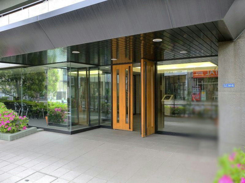 モアクレスト堀切菖蒲園エントランス｜エントランスはオートロック完備しています。