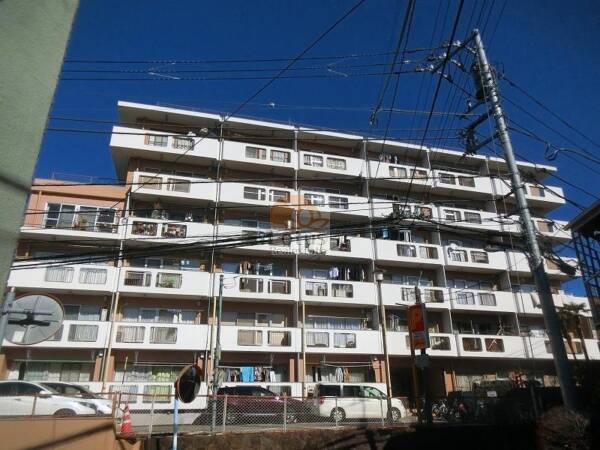 和泉台マンション外観１｜和泉台マンションは昭和４４年築、６階建てのマンションです。