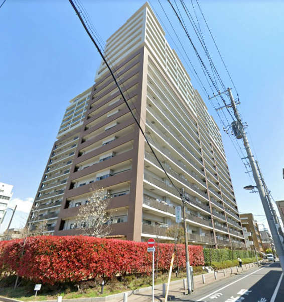 東京ソシオグランデ外観４｜東京ソシオグランデは平成16年築の19階建てマンションです。京葉道路に沿いです。