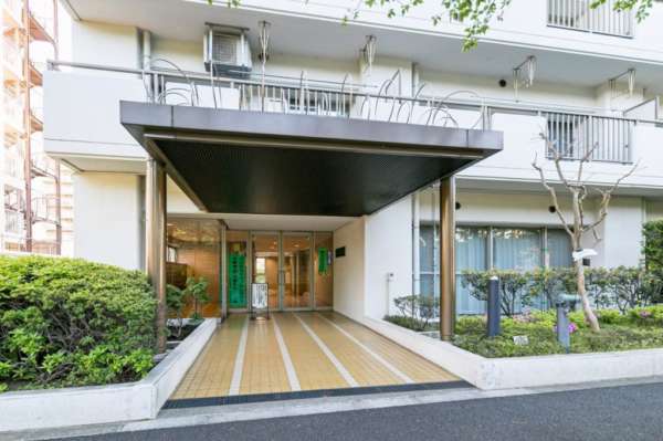 アーバンメゾン東大島エントランス１｜東大島駅からも近くて便利です。