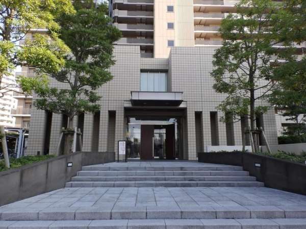 東京リバース・フォート5｜エントランスアプローチです。