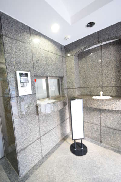 ザパームス浅草橋パルクレスタ外観共用部3｜中はオートロックになっています。