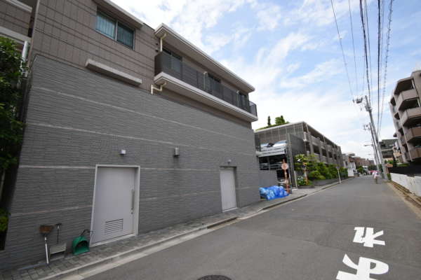 ライオンズ東葛西レジデンス外観共用部7｜外観です。道路も広さ十分でいい敷地だなと感じました。