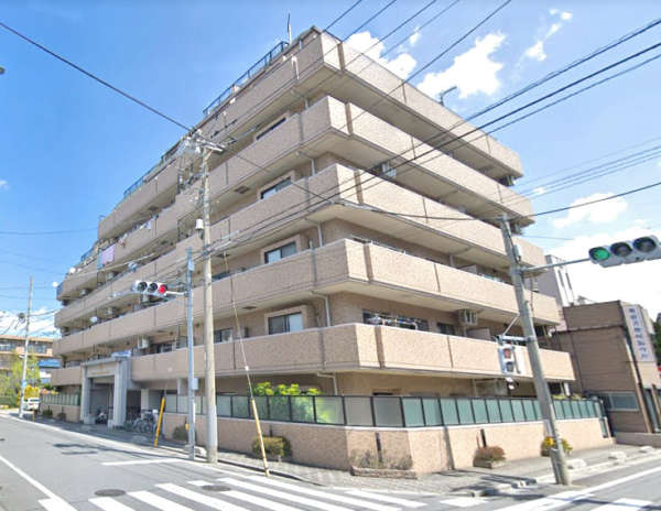 ライオンズマンション西新井高道公園外観９｜ライオンズマンション西新井高道公園は平成１０年築の７階建てのマンションです。周辺は公園が点在する住宅街です。