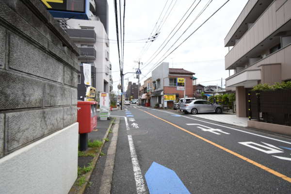 ライオンズガーデン葛西アプローチ8｜しばらく直進です。新田仲通りといいます。