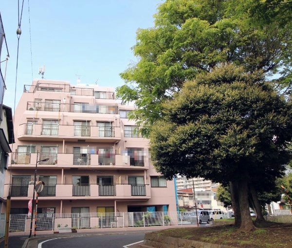 セザール五反野外観２｜セザール五反野は昭和62年築、6階建てのマンションです。