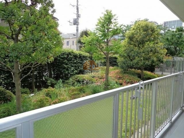 ニュー田端スカイハイツ3｜東南側には「荒川区立西尾久四丁目南児童遊園」があります。