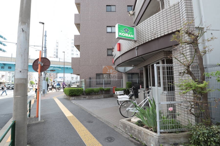 日神パレステージ新小岩外観6｜建物の北側はたつみ橋交番に隣接しています。