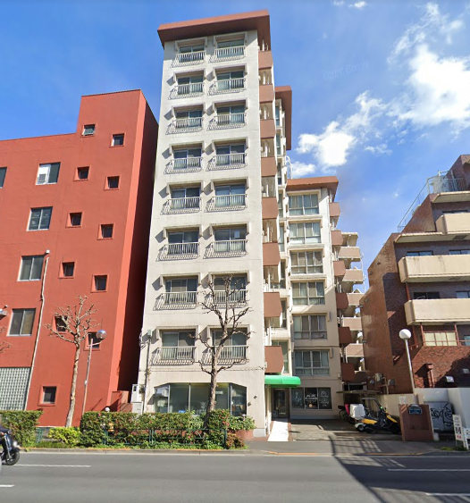 マンションローゼ丸山外観３｜マンションローゼ丸山は昭和４９年築、９階建てのマンションです。環七通り沿いにあります。西武新宿線「野方」駅が徒歩圏内です。野方駅周辺は商店街が多くお買い物に便利です。
