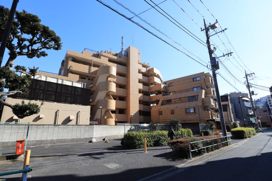 ニックアーバンハイム青砥外観2｜ニックアーバンハイム青砥は昭和６３年築、７階建てのマンションです。青砥駅から徒歩３分の好立地です。