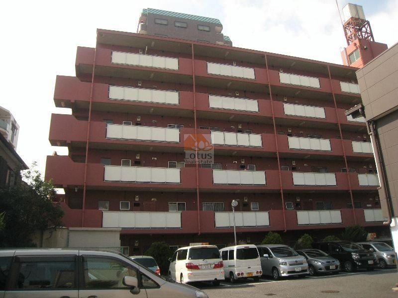 ハイコーポ北綾瀬2｜ハイコーポ北綾瀬は昭和５６年築、６階建てのマンションです。