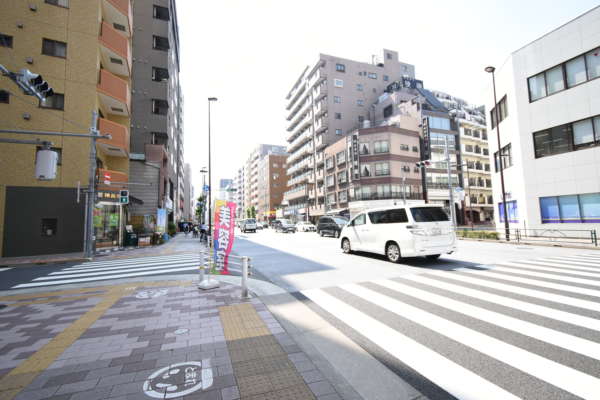サンティーエ三筋アプローチ２-4｜小さな３つ目の交差点を過ぎます。