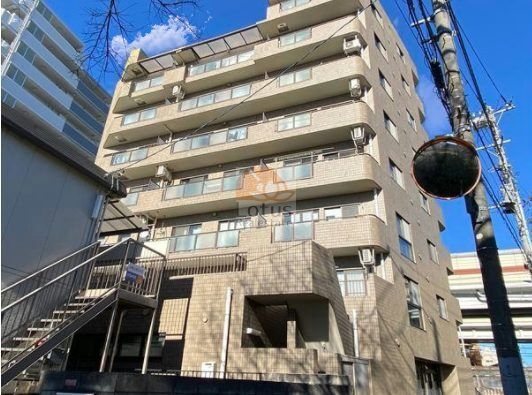 ベルシャトウ上高井戸外観３ (1)｜ベルシャトウ上高井戸は平成６年築、８階建てのマンションです。