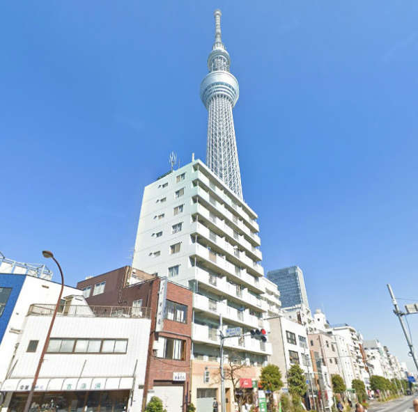 グリーンキャピタル業平外観１｜グリーンキャピタル業平は昭和５８年築、１０階建てのマンションです。浅草通りに面していて、東京スカイツリーが徒歩５分圏内にあります。とうきょうスカイツリー駅、押上駅、本所吾妻橋駅が徒歩圏内です。
